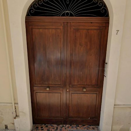 Charming Apt With Baroque View - 레체 외부 사진